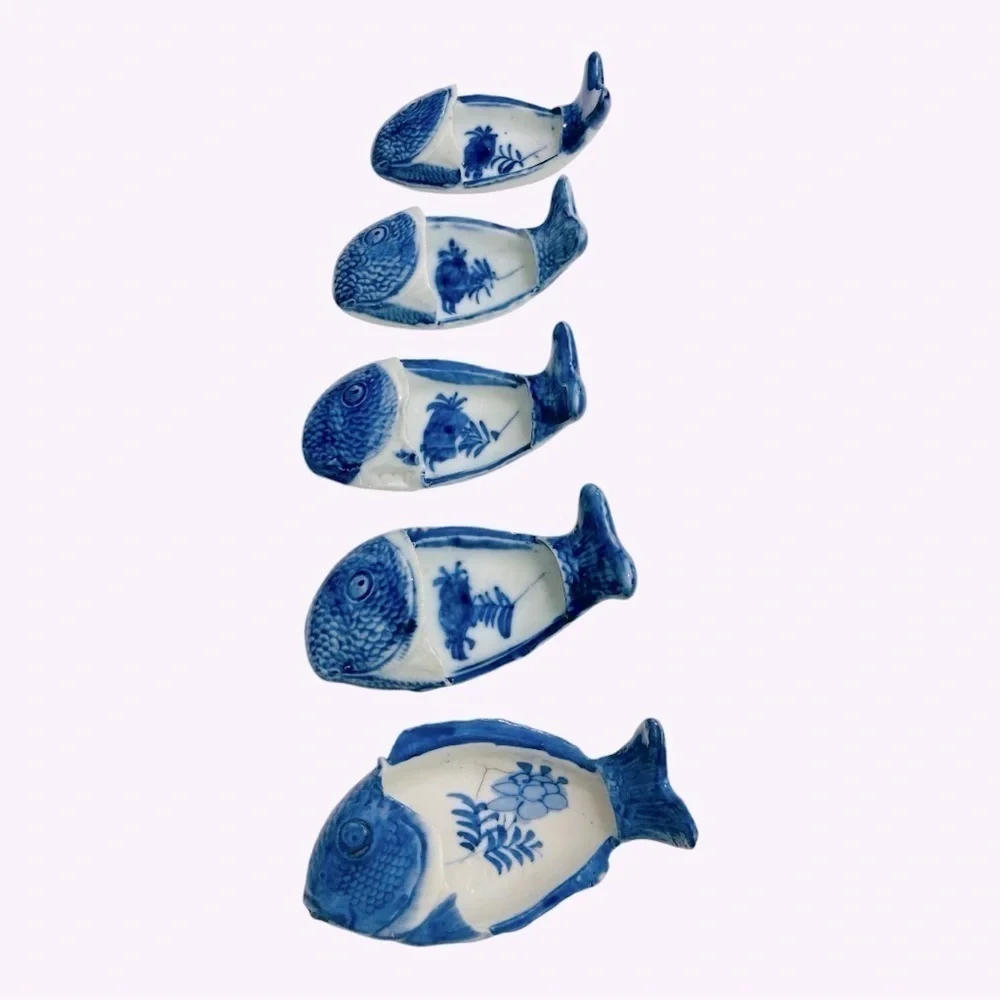 Antique Meiji Japanese Blue White Imari Fish Brush Washers Set of 5 c1890